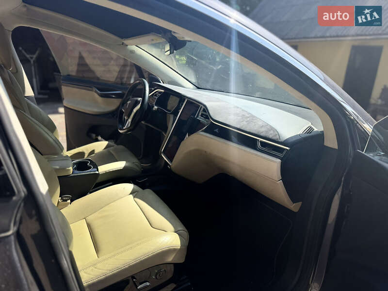Позашляховик / Кросовер Tesla Model X 2016 в Кременці фото 7 Позашляховик / Кросовер Tesla Model X 2016 в Кременці