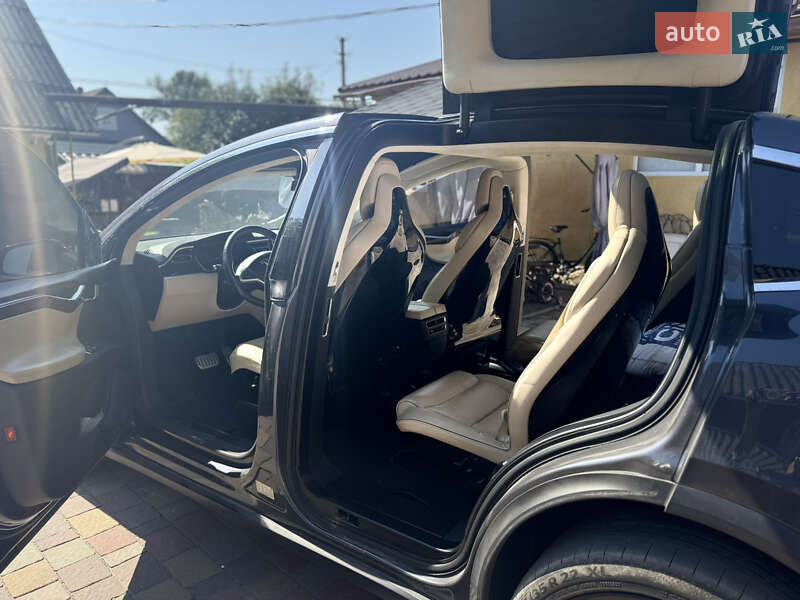 Позашляховик / Кросовер Tesla Model X 2016 в Кременці фото 8 Позашляховик / Кросовер Tesla Model X 2016 в Кременці