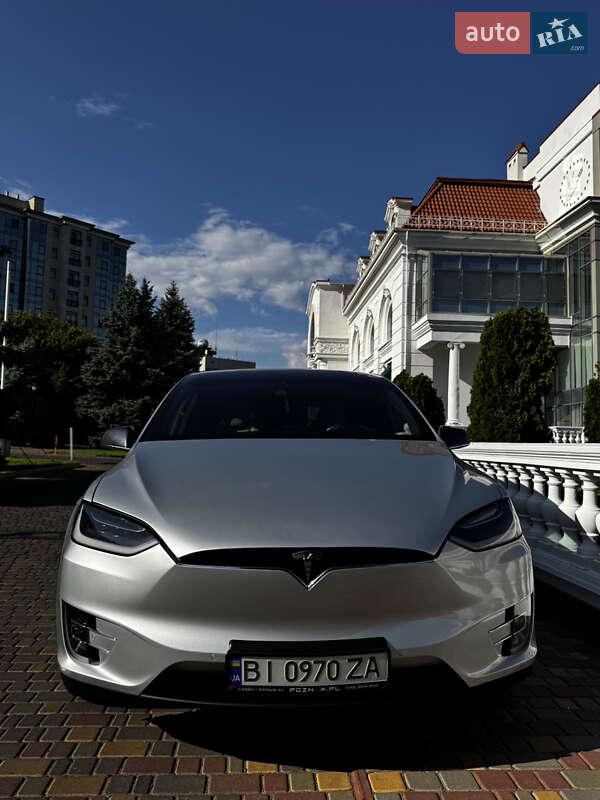 Позашляховик / Кросовер Tesla Model X 2016 в Одесі фото 2 Позашляховик / Кросовер Tesla Model X 2016 в Одесі