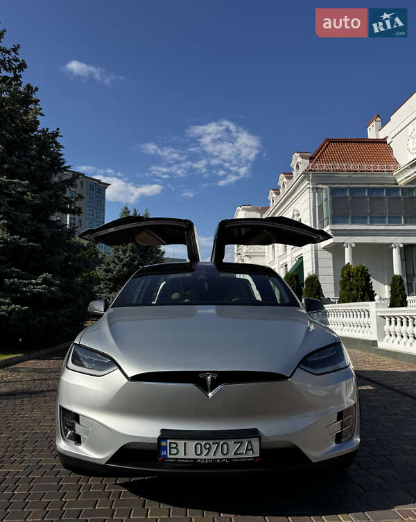 Позашляховик / Кросовер Tesla Model X 2016 в Одесі фото 14 Позашляховик / Кросовер Tesla Model X 2016 в Одесі