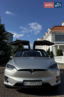 Позашляховик / Кросовер Tesla Model X 2016 в 