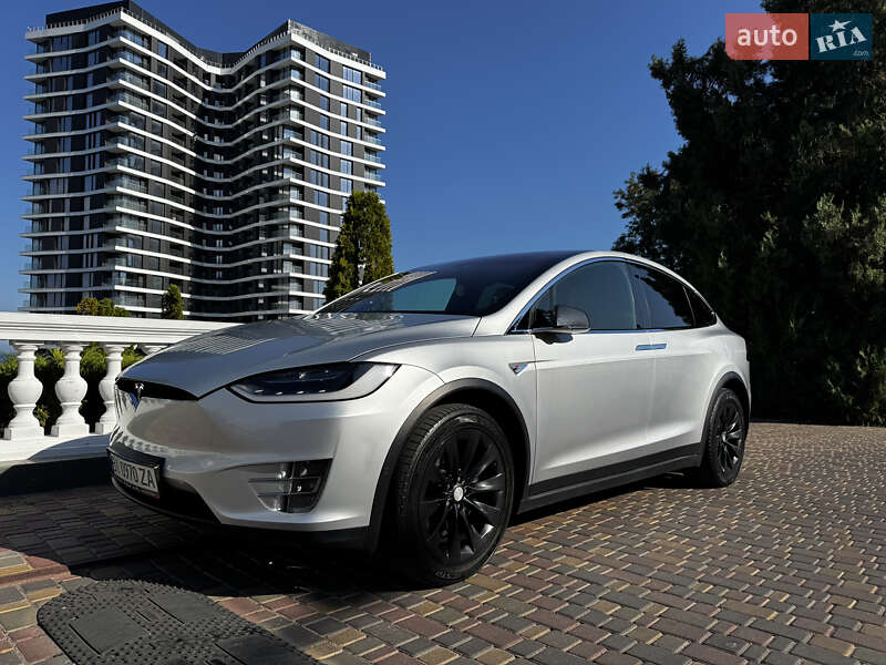 Позашляховик / Кросовер Tesla Model X 2016 в 