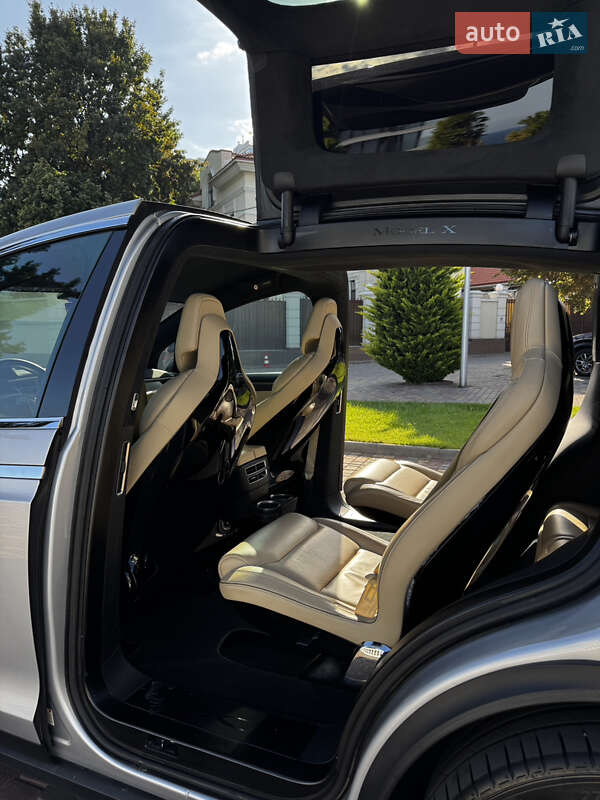 Позашляховик / Кросовер Tesla Model X 2016 в Одесі фото 21 Позашляховик / Кросовер Tesla Model X 2016 в Одесі