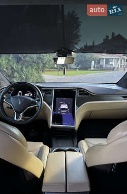 Позашляховик / Кросовер Tesla Model X 2016 в 