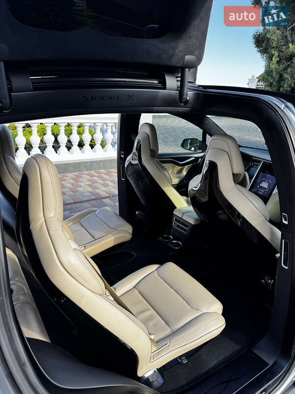 Позашляховик / Кросовер Tesla Model X 2016 в Одесі фото 27 Позашляховик / Кросовер Tesla Model X 2016 в Одесі