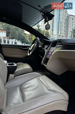 Позашляховик / Кросовер Tesla Model X 2016 в 