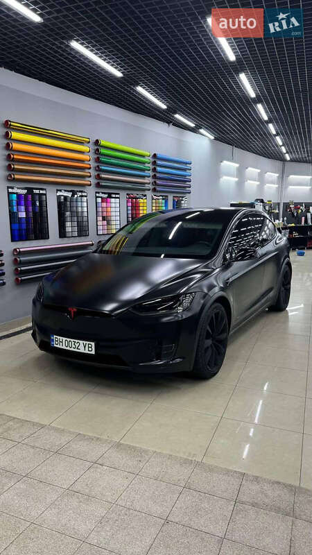 Внедорожник / Кроссовер Tesla Model X 2018 в 