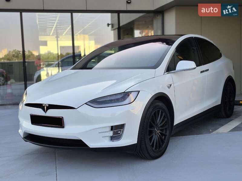 Внедорожник / Кроссовер Tesla Model X 2018 в 