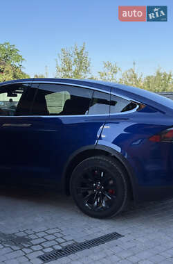 Позашляховик / Кросовер Tesla Model X 2016 в 
