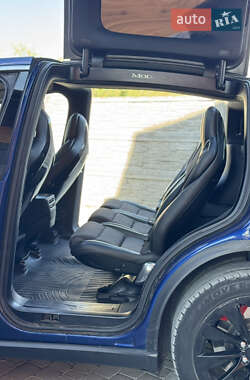 Позашляховик / Кросовер Tesla Model X 2016 в 