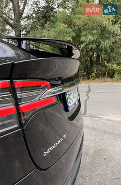 Внедорожник / Кроссовер Tesla Model X 2017 в 