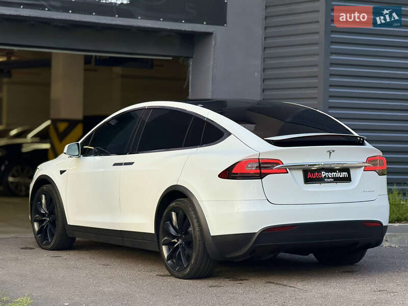 Позашляховик / Кросовер Tesla Model X 2019 в Харкові