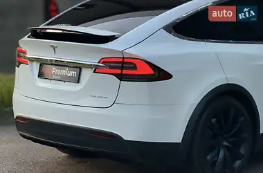 Tesla Model X 2019