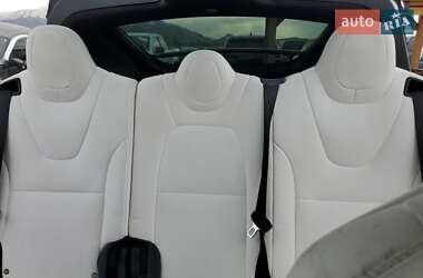 Позашляховик / Кросовер Tesla Model X 2019 в 