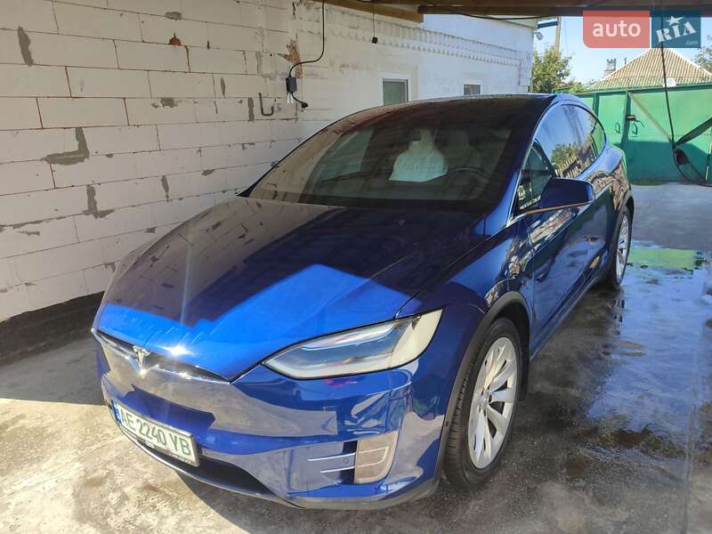 Позашляховик / Кросовер Tesla Model X 2016 в Синельниковому