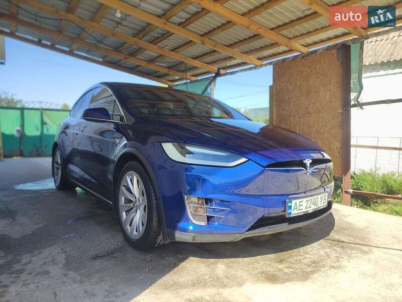 Позашляховик / Кросовер Tesla Model X 2016 в Синельниковому