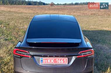 Позашляховик / Кросовер Tesla Model X 2024 в 