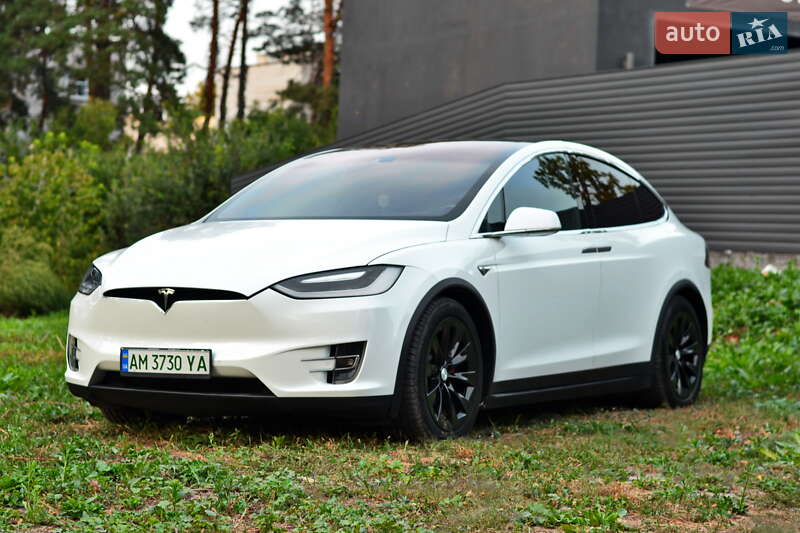 Позашляховик / Кросовер Tesla Model X 2016 в Житомирі