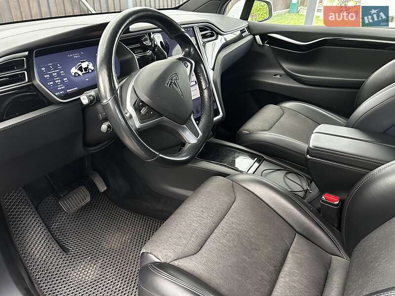 Позашляховик / Кросовер Tesla Model X 2017 в Києві