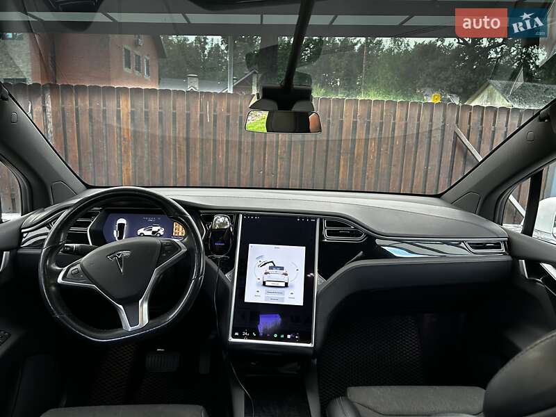 Позашляховик / Кросовер Tesla Model X 2017 в Києві