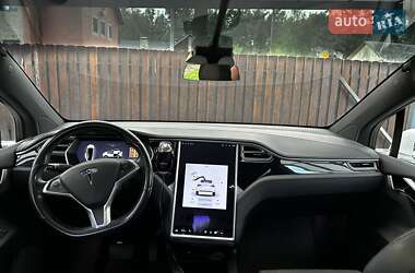 Позашляховик / Кросовер Tesla Model X 2017 в 