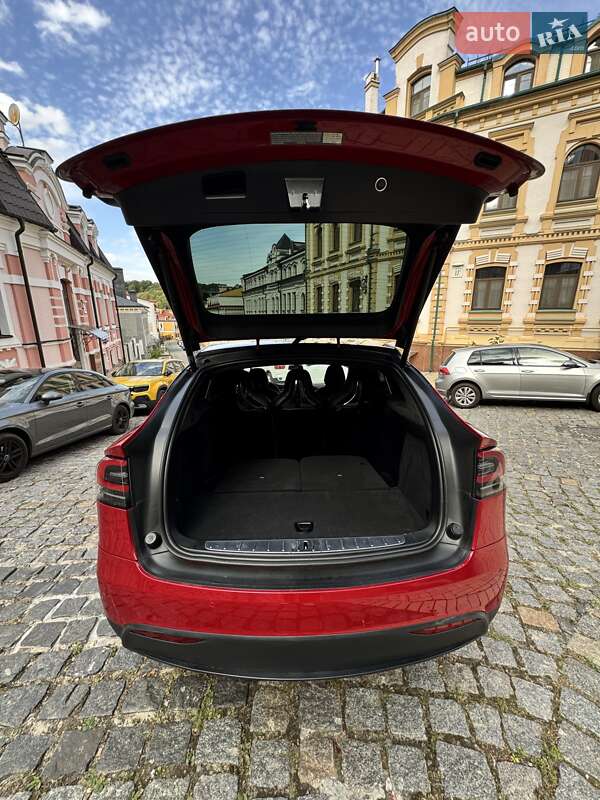 Позашляховик / Кросовер Tesla Model X 2016 в Києві