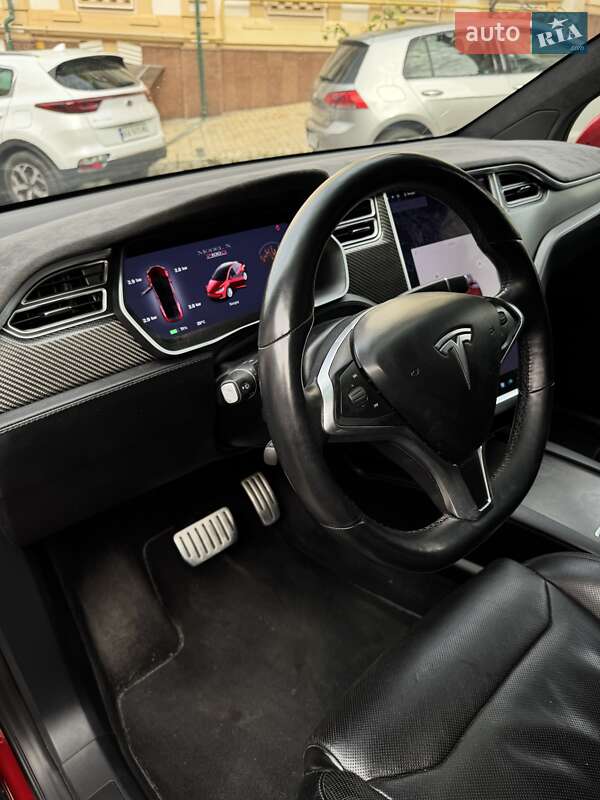 Позашляховик / Кросовер Tesla Model X 2016 в Києві