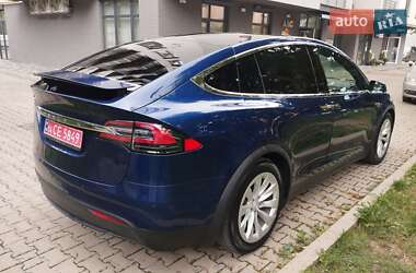 Позашляховик / Кросовер Tesla Model X 2016 в 