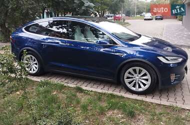 Позашляховик / Кросовер Tesla Model X 2016 в 