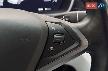Позашляховик / Кросовер Tesla Model X 2020 в 