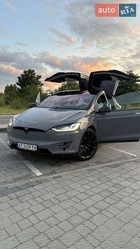 Внедорожник / Кроссовер Tesla Model X 2018 в 