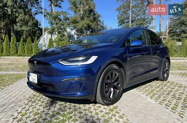 Tesla Model X 2021