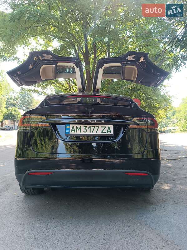 Позашляховик / Кросовер Tesla Model X 2017 в Житомирі