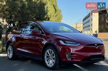 Позашляховик / Кросовер Tesla Model X 2018 в 