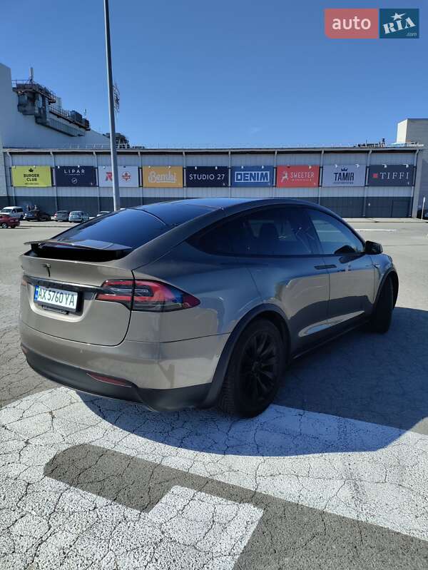 Позашляховик / Кросовер Tesla Model X 2016 в Харкові