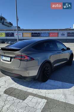 Позашляховик / Кросовер Tesla Model X 2016 в 