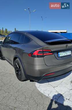 Позашляховик / Кросовер Tesla Model X 2016 в 