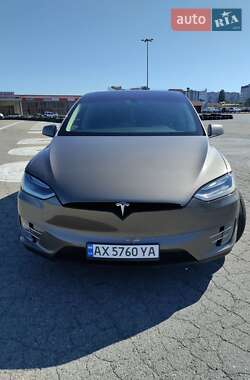 Позашляховик / Кросовер Tesla Model X 2016 в 
