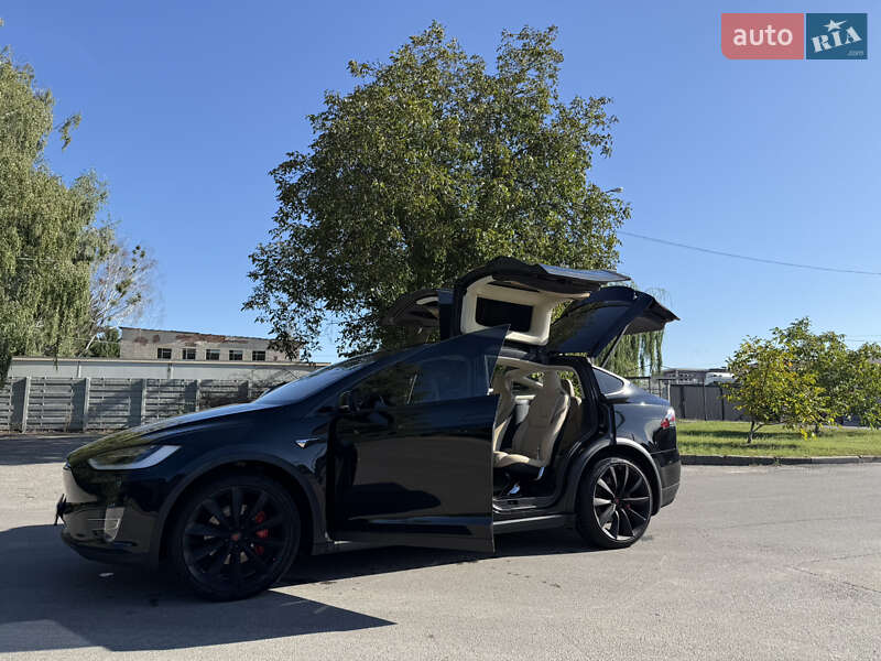 Позашляховик / Кросовер Tesla Model X 2017 в Києві