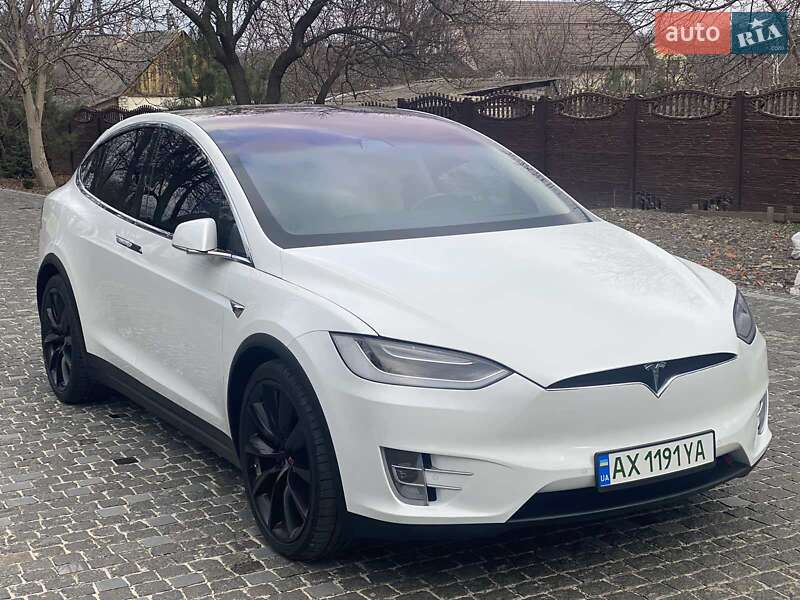 Позашляховик / Кросовер Tesla Model X 2017 в Харкові