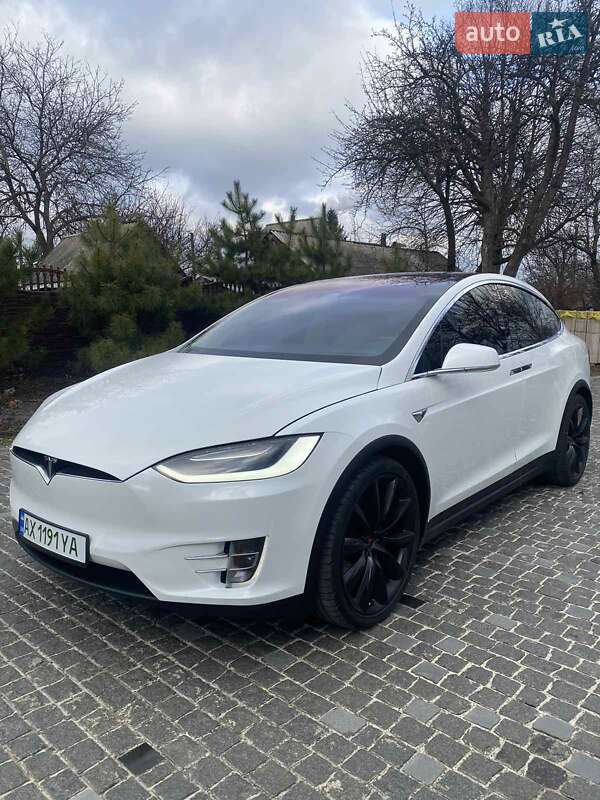 Позашляховик / Кросовер Tesla Model X 2017 в Харкові