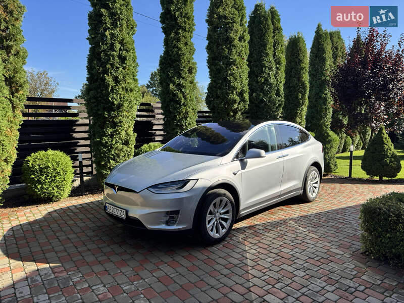 Позашляховик / Кросовер Tesla Model X 2018 в Києві