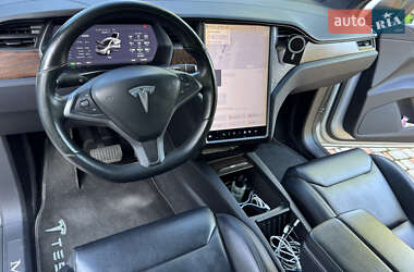 Позашляховик / Кросовер Tesla Model X 2018 в 