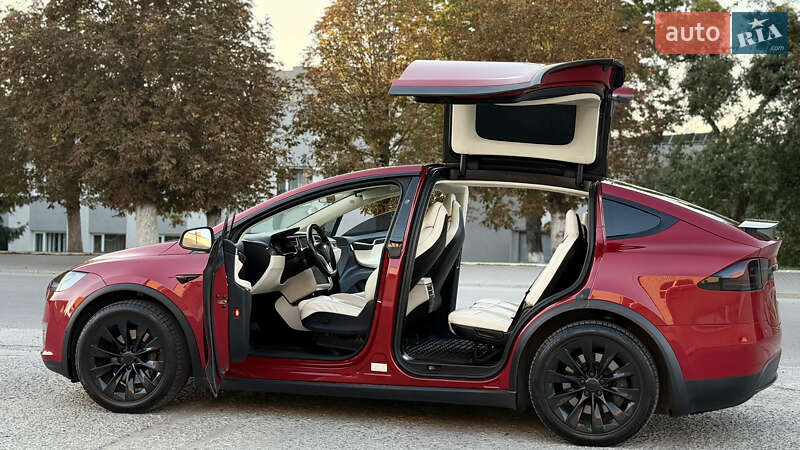 Внедорожник / Кроссовер Tesla Model X 2017 в Ровно