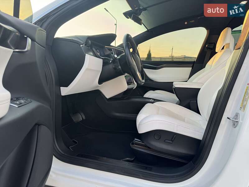 Внедорожник / Кроссовер Tesla Model X 2018 в Виннице