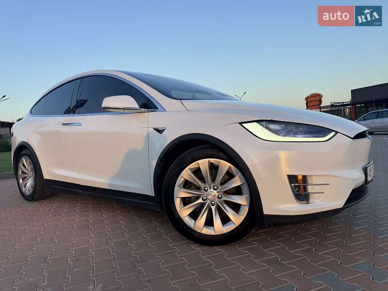 Внедорожник / Кроссовер Tesla Model X 2018 в Виннице