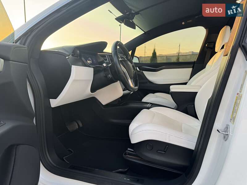 Внедорожник / Кроссовер Tesla Model X 2018 в Виннице