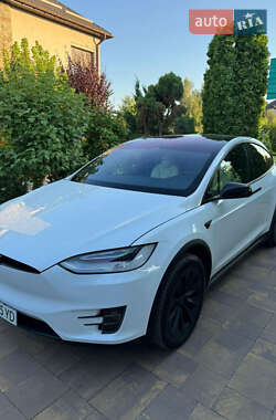 Tesla Model X 2020