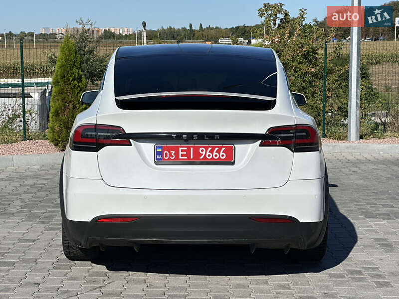 Позашляховик / Кросовер Tesla Model X 2016 в Вінниці