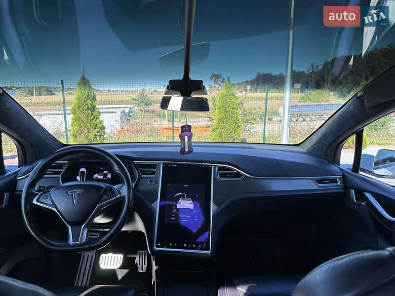 Позашляховик / Кросовер Tesla Model X 2016 в Вінниці